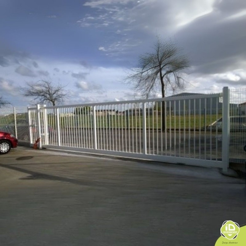 Portail-industriel-barreaudé-25x25-autoportant