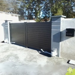 Portail-aluminium-plein