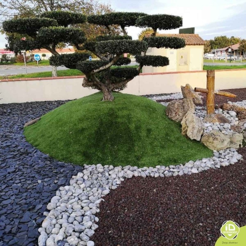 gazon-synthetique-arbre