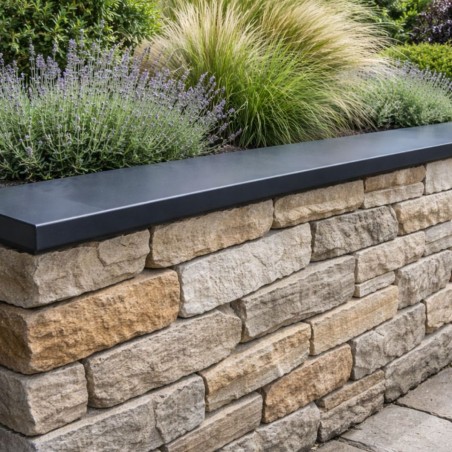 Couvertine acier sur mesure posée sur muret en pierre