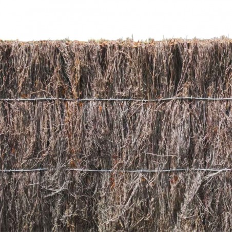 Clôture en brande de bruyère naturelle vue de face pour occultation de jardin et protection visuelle